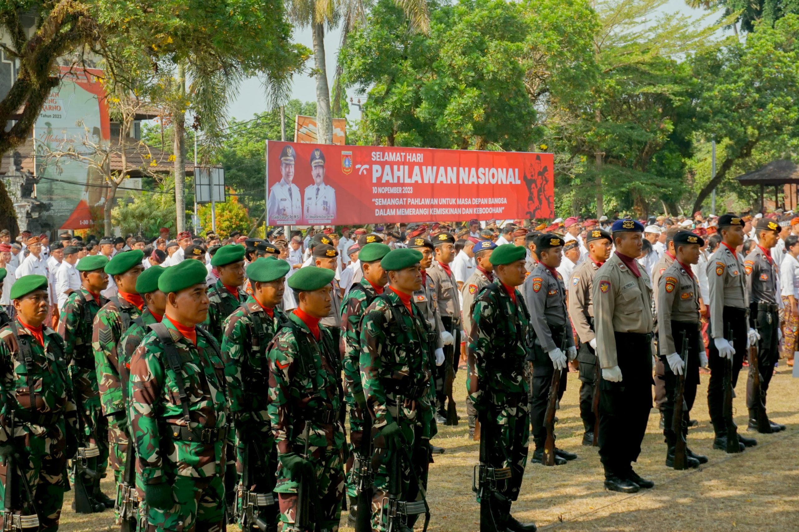 Upacara Bendera Hari Pahlawan Dan Tabur Bunga. - Badan Kesbangpol ...